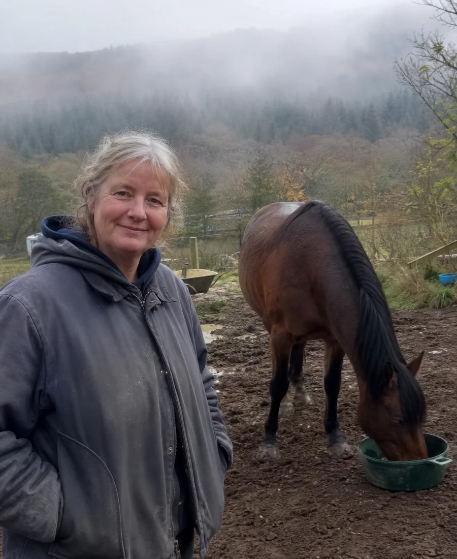 Soo Woods with a horse on the land at Eureka Pines